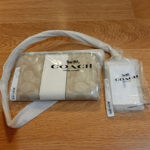 New Auth Coach wristlet & lanyard set